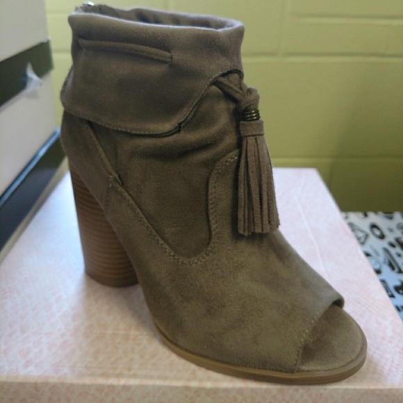 Open Toe Bootie with Tassel - Picture 3 of 4